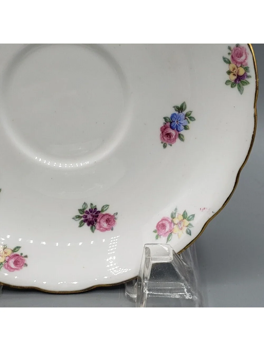 VTG Colclough Teacup & Saucer Petite Rose Bouquets Gold Trim Bone China England